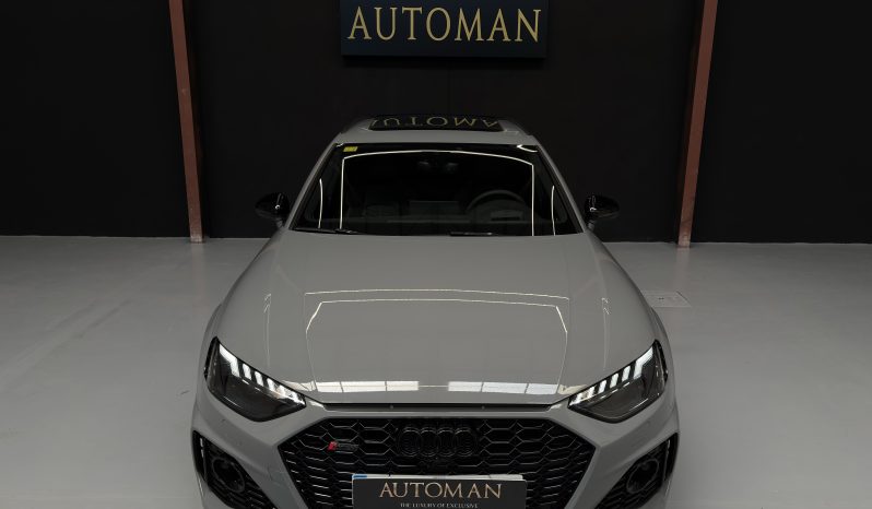 
								AUDI RS4 full									