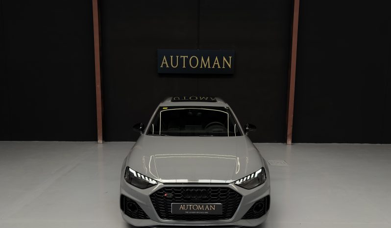 
								AUDI RS4 full									