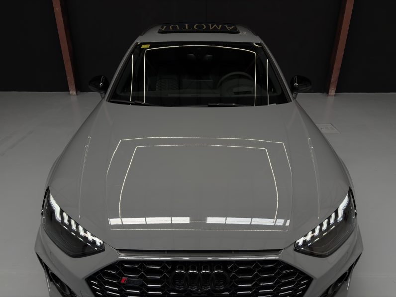
								AUDI RS4 full									