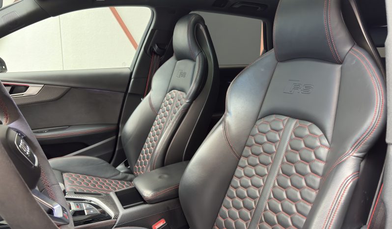 
								AUDI RS4 full									