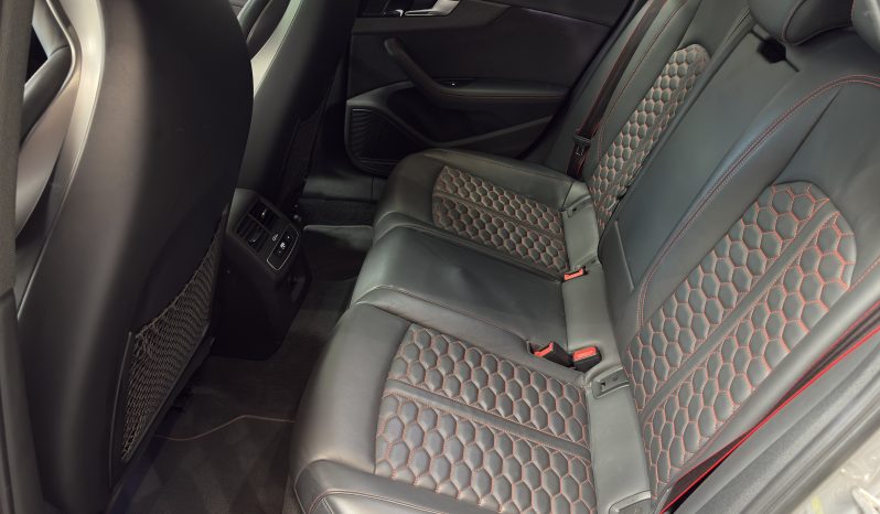 
								AUDI RS4 full									