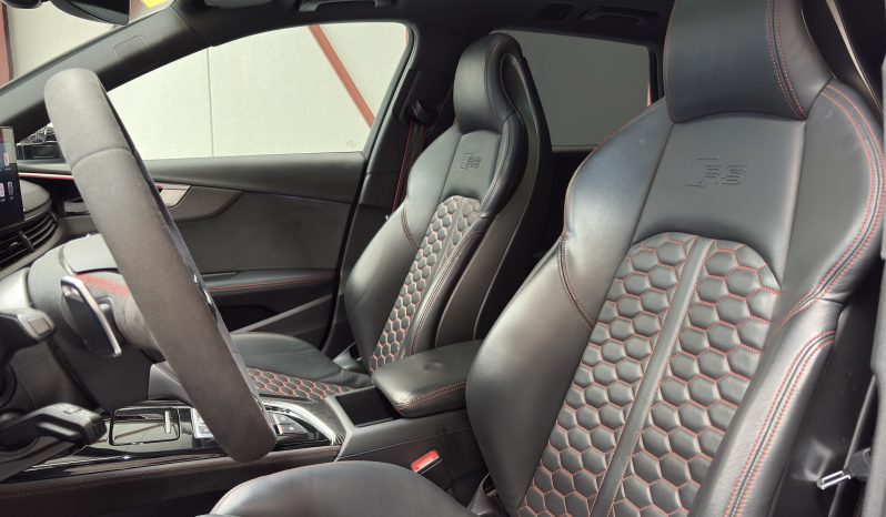 
								AUDI RS4 full									