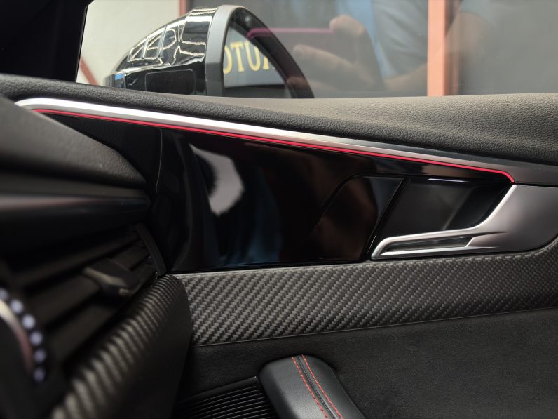 
								AUDI RS4 full									