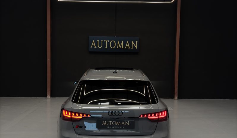
								AUDI RS4 full									