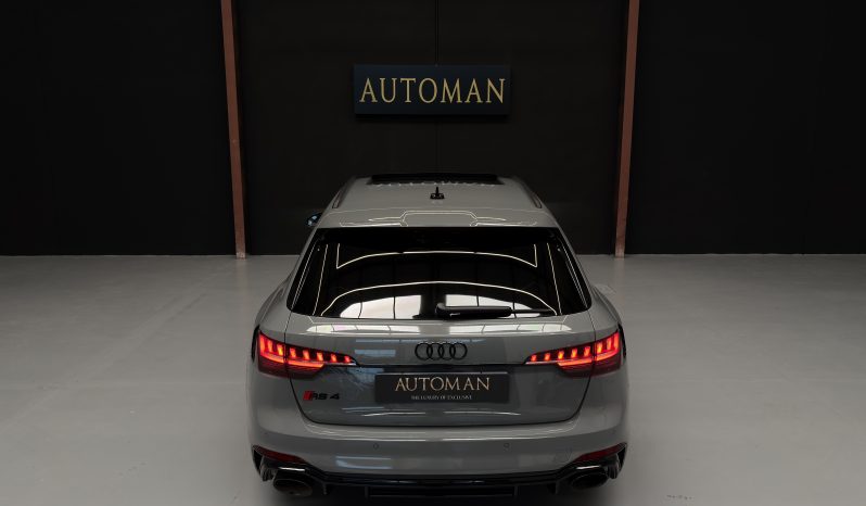 
								AUDI RS4 full									