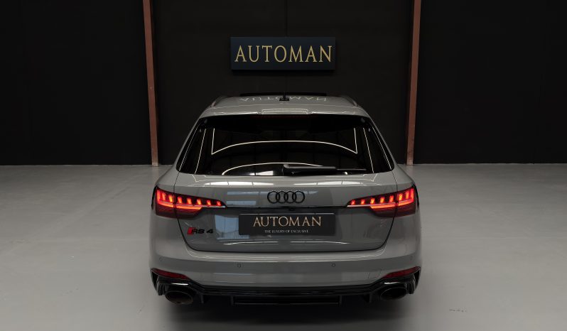 
								AUDI RS4 full									