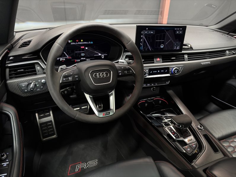 
								AUDI RS4 full									