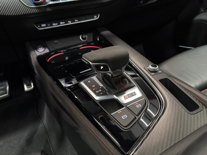 
								AUDI RS4 full									