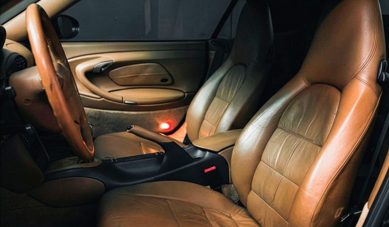 
								Porsche 911 Carrera Cabrio (996) full									