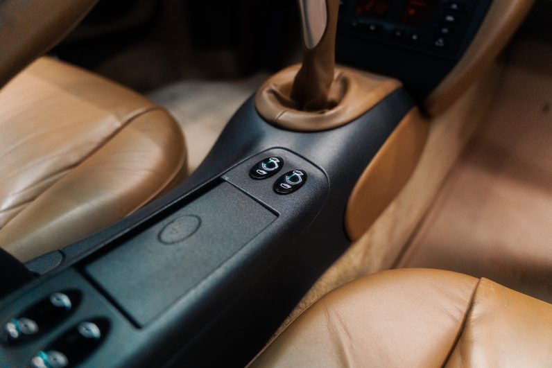 
								Porsche 911 Carrera Cabrio (996) full									