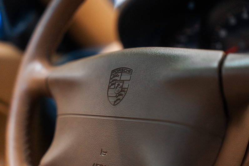 
								Porsche 911 Carrera Cabrio (996) full									