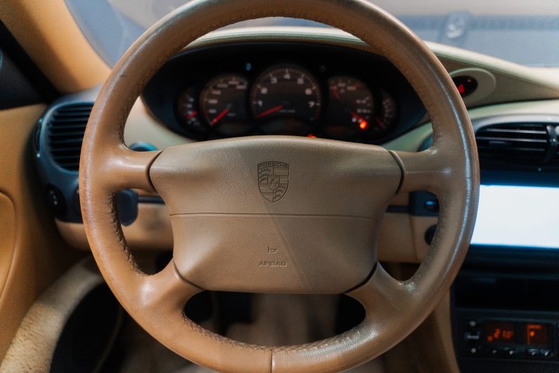 
								Porsche 911 Carrera Cabrio (996) full									